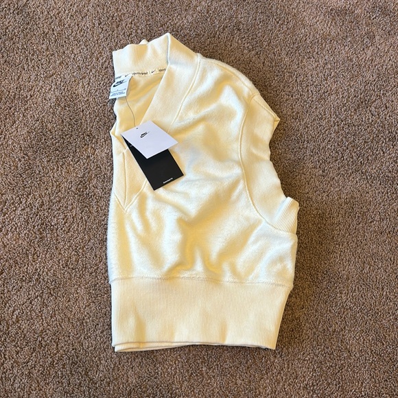 Women’s Nike sportswear cream vest - Picture 1 of 5